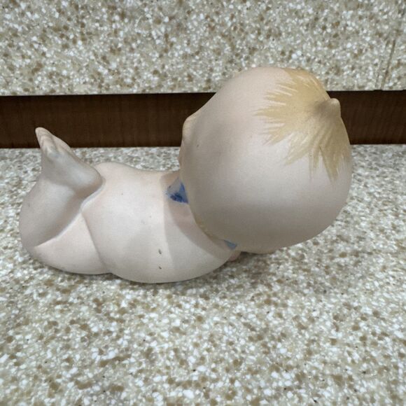 Kewpie Figurine Lefton Porcelain Piano baby Winking Laying On Tummy KW228 - Picture 3 of 6